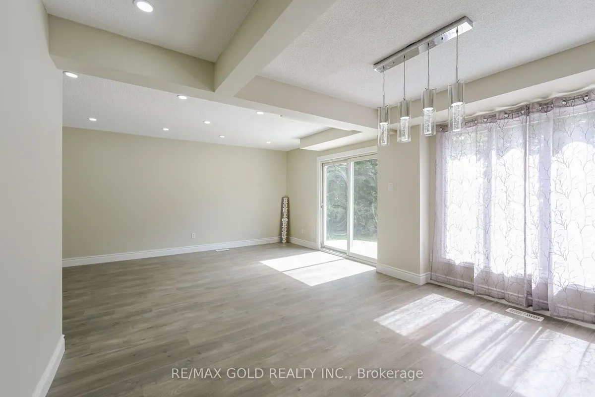 11 Huronia Court, ON L6S 2C7