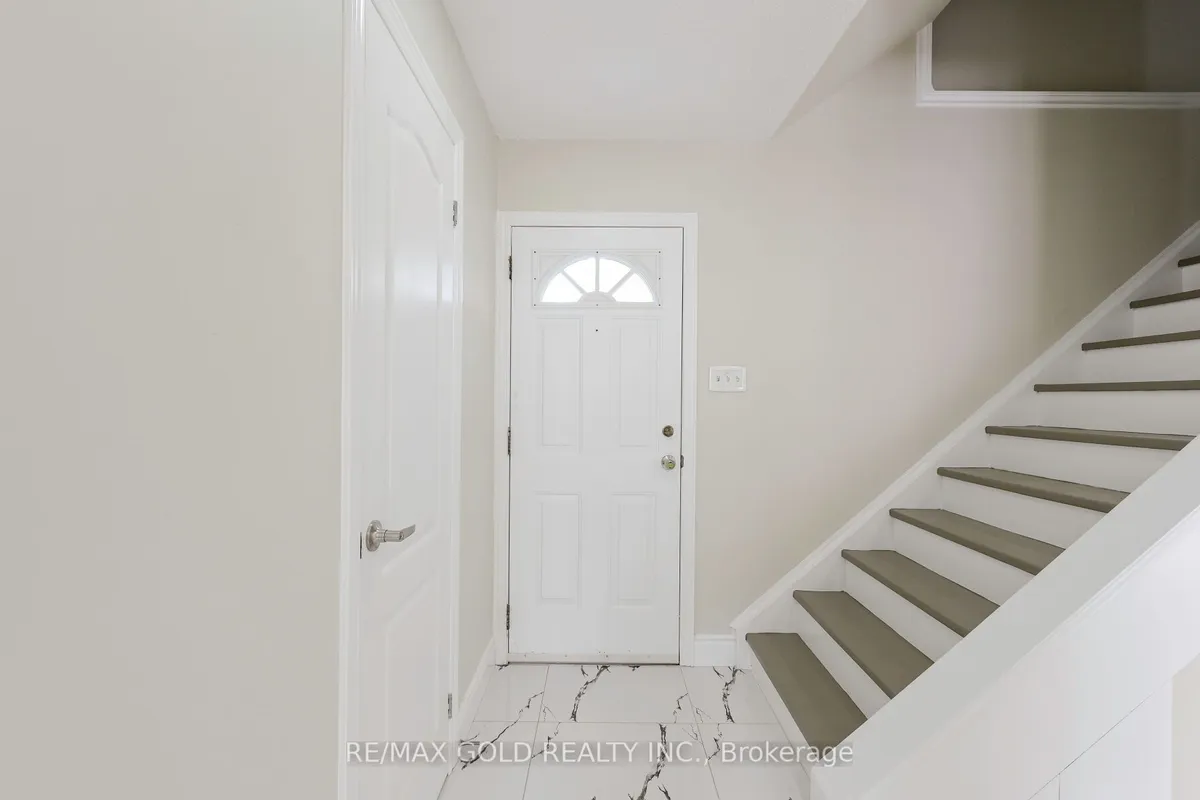 11 Huronia Court, ON L6S 2C7