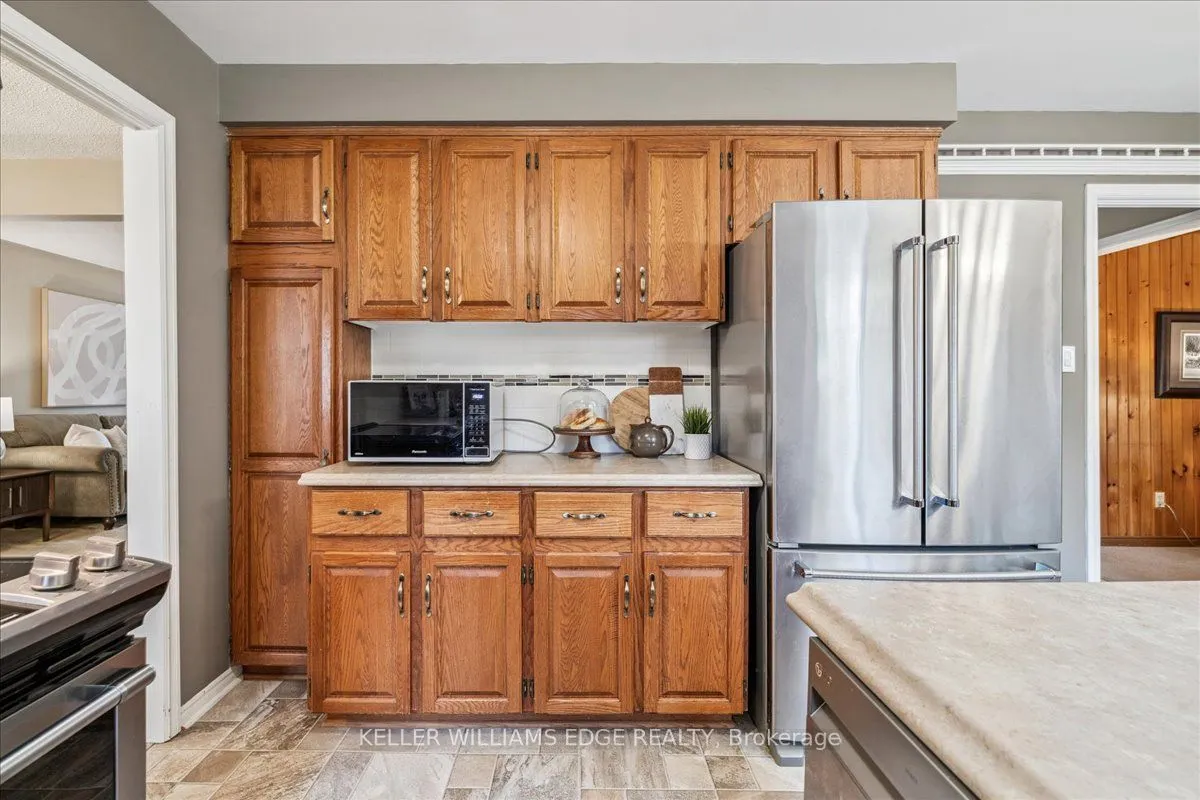 595 Barons Court, ON L7R 4E4