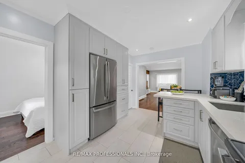 38 Nickle Street, ON M6M 2H6