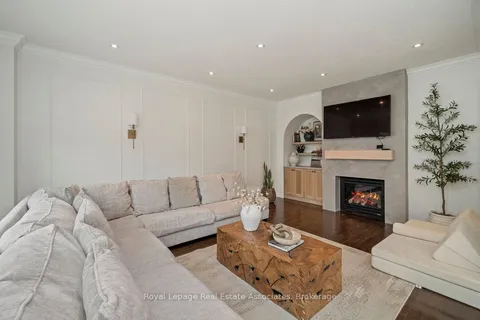 30 Danfield Court, ON L6Y 2X9