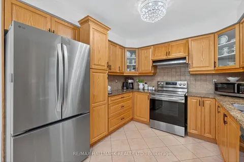 185 Harvest Moon Drive, ON L7E 2X6