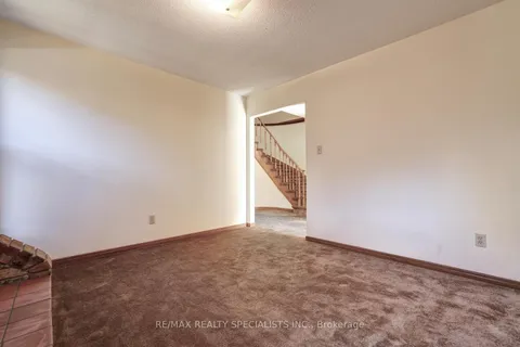 655 Paragon Place, ON L5B 2Z6