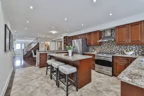 20 Harlton Crescent, ON M6M 1L1