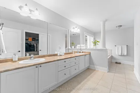 21 Lauderhill Road, ON L6P 2Z1