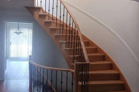 6 Mcarthur Heights, ON L6Z 3N3