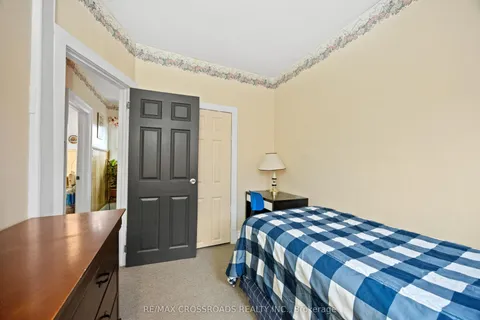 13 Homeview Avenue, ON M6N 1S9