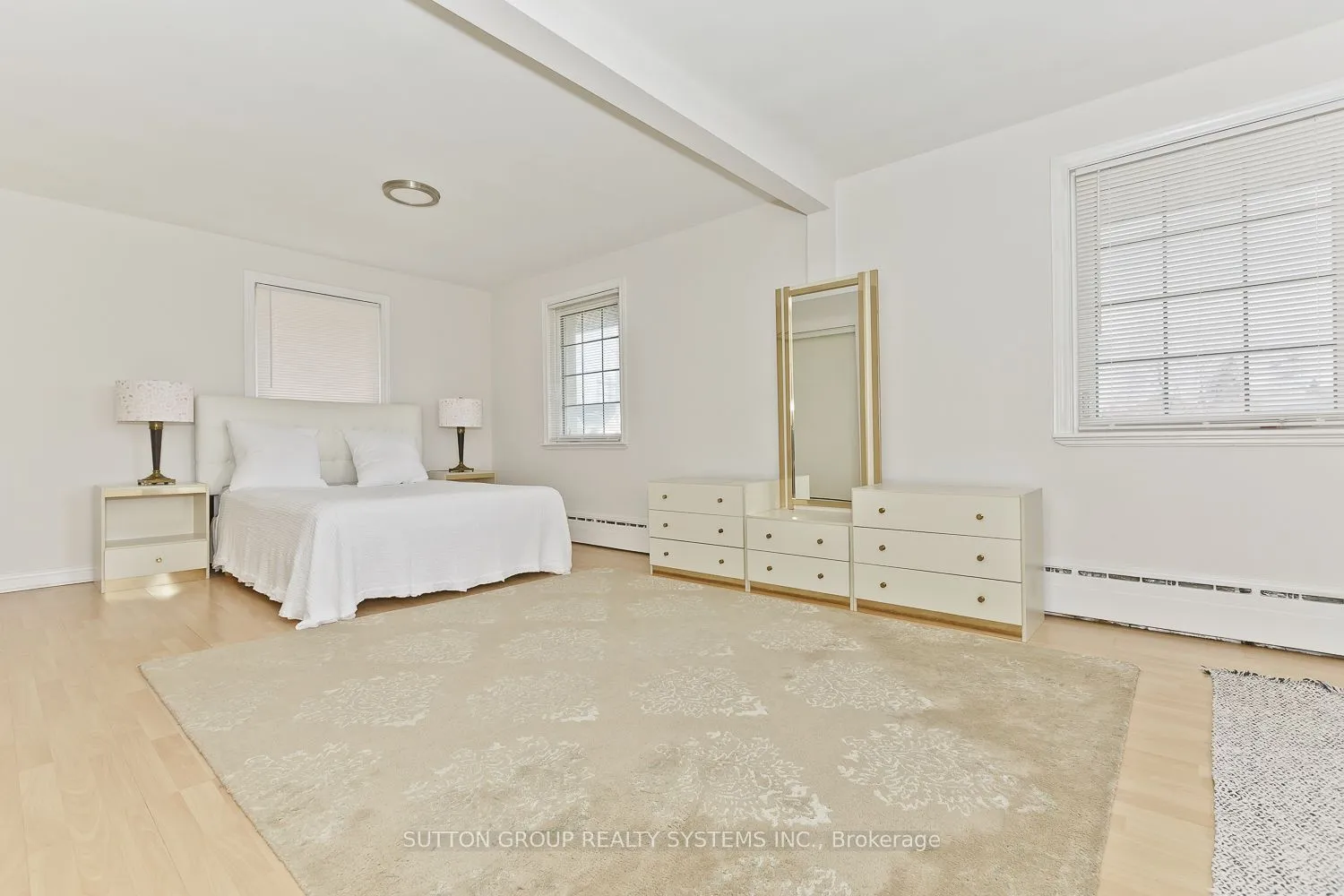 1236 Ogden Avenue, ON L5E 2H4