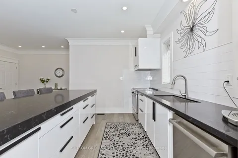 1236 Ogden Avenue, ON L5E 2H4