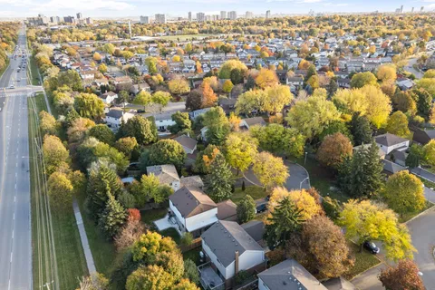 44 Madrid Crescent, ON L6S 2X4