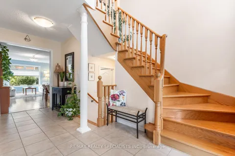 5955 Manzanillo Crescent, ON L5M 6Y3