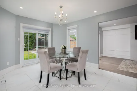 44 Sir Lancelot Court, ON L7E 1N1