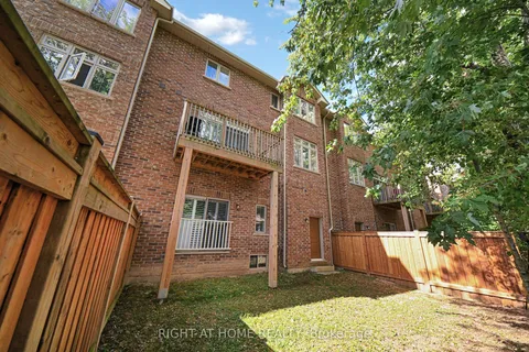 2003 DEERVIEW Common, ON L6M 0Y2