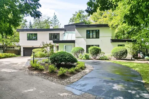 988 Tennyson Avenue, ON L5H 2Z1