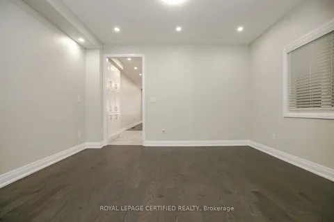 32 Dalbeattie Drive, ON L6Y 6H6