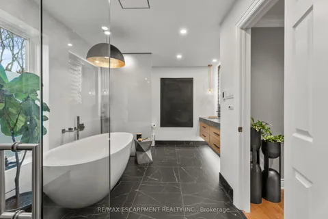 1759 Featherston Court, ON L5L 3E2