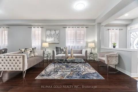 15 Oakhaven Road, ON L6P 2Y3