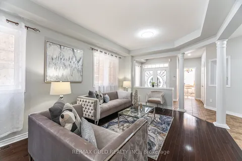 15 Oakhaven Road, ON L6P 2Y3