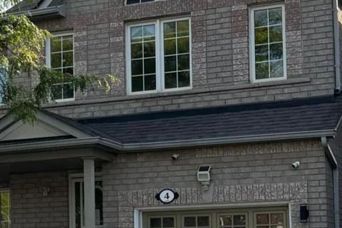 4 Slessor Lane, ON L6P 1M3