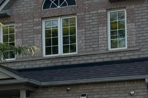 4 Slessor Lane, ON L6P 1M3