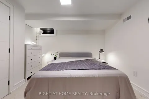 5 Mattice Road, ON M9A 1E1