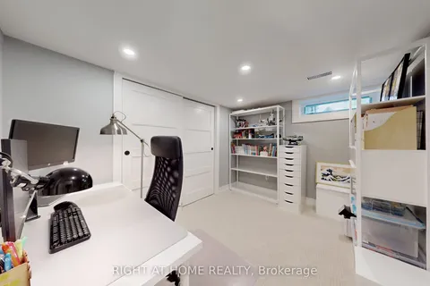 5 Mattice Road, ON M9A 1E1