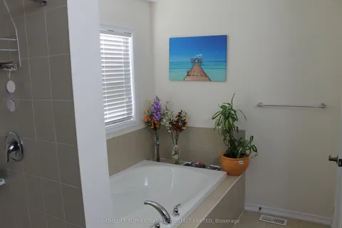 21 Iguana Trail, ON L7A 4N2