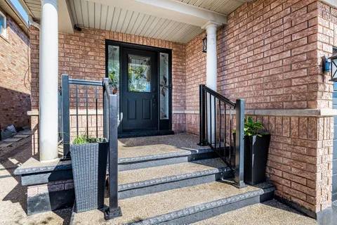 43 Sunnyview Road, ON L7A 3E4