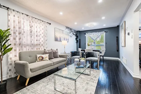 43 Sunnyview Road, ON L7A 3E4