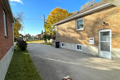 36 Alden Avenue, ON M8Z 1C5