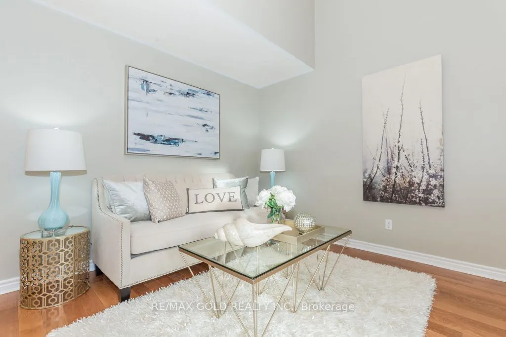 5646 Bell Harbour Drive, ON L5M 5J3