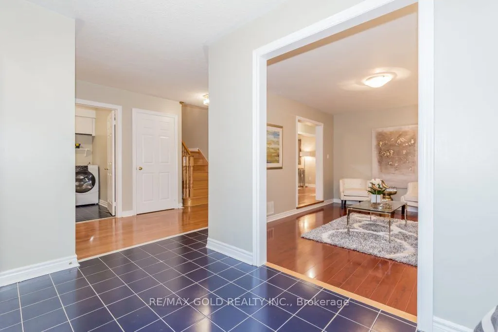 5646 Bell Harbour Drive, ON L5M 5J3