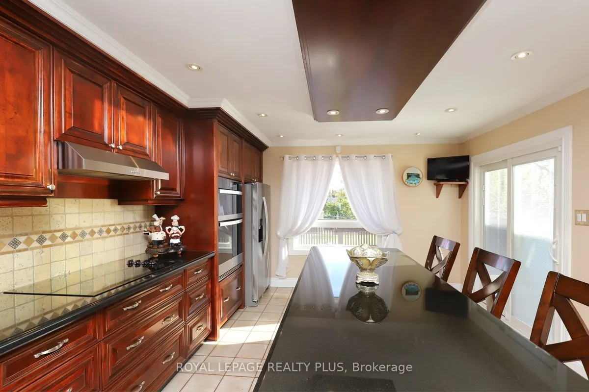 1086 Hedge Drive, ON L4Y 1G2