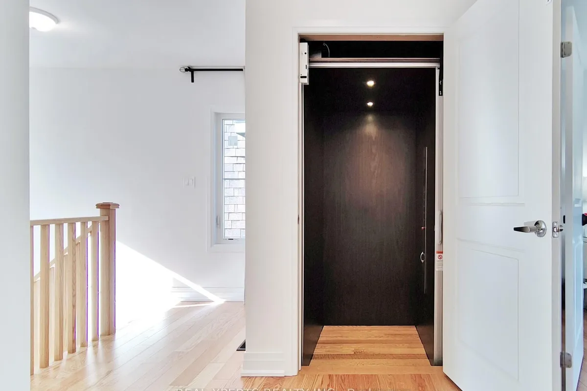 2093 Primate Road, ON L4Y 0H2