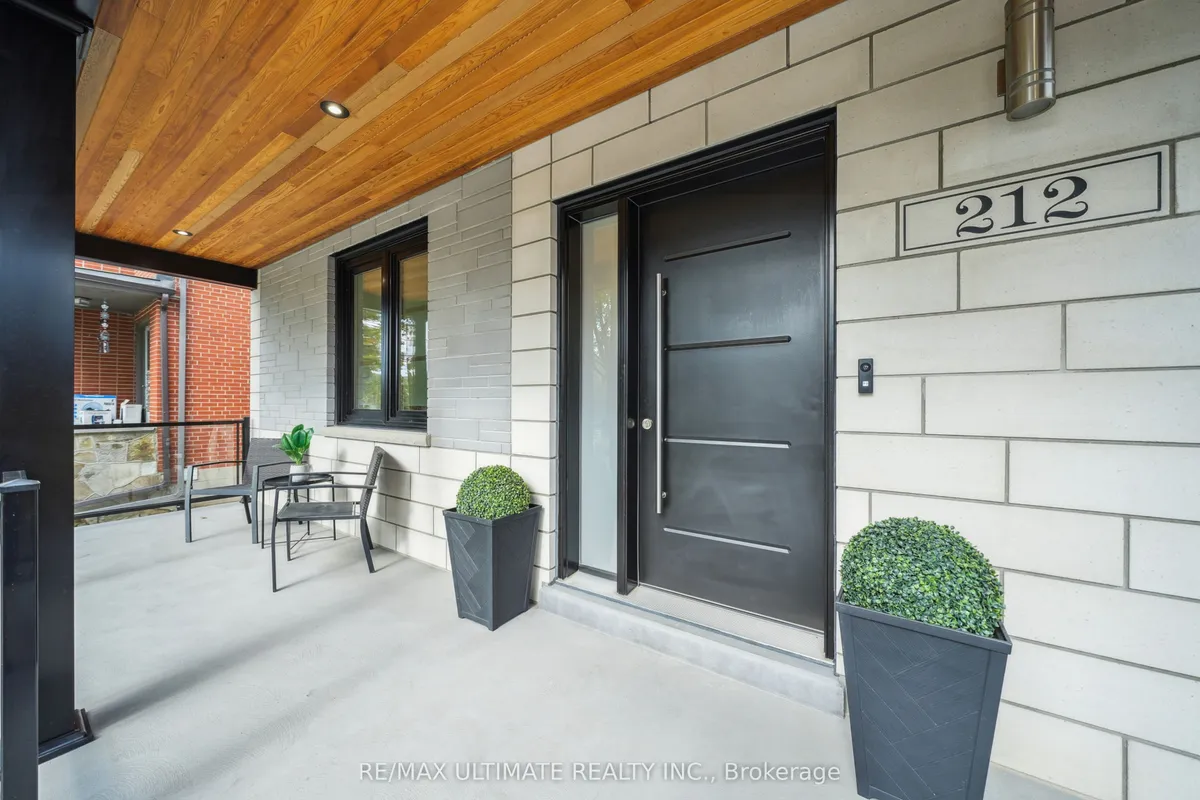 212 Queenslea Avenue, ON M9N 2L6