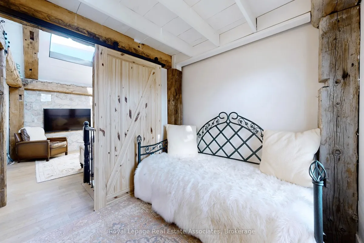 1486 Kenmuir Avenue, ON L5G 4B5