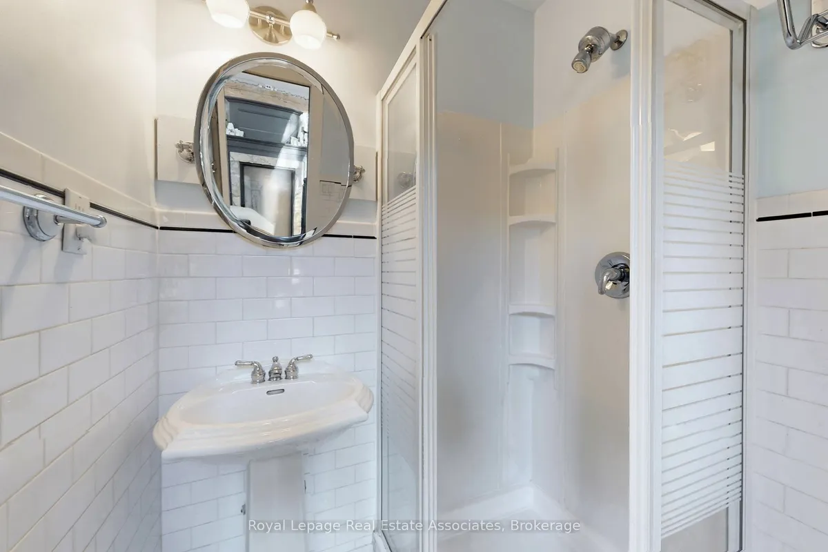 1486 Kenmuir Avenue, ON L5G 4B5