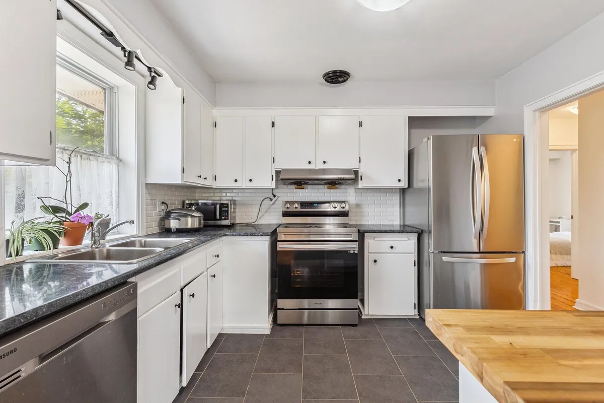 300 Burton Road, ON L6K 2K8