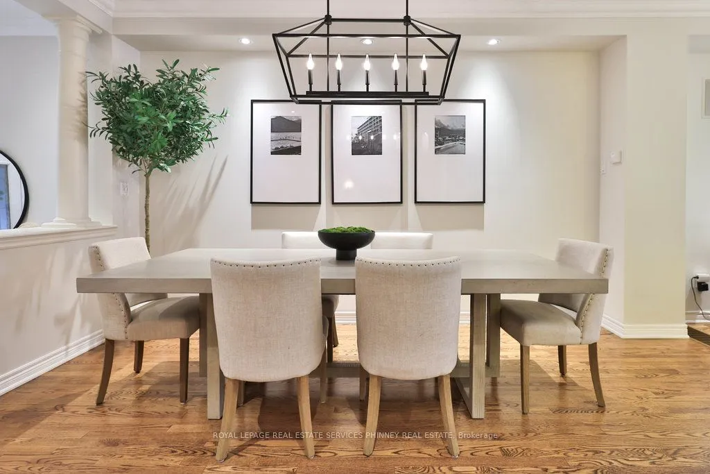 2320 Woodfield Road, ON L6H 6Y6