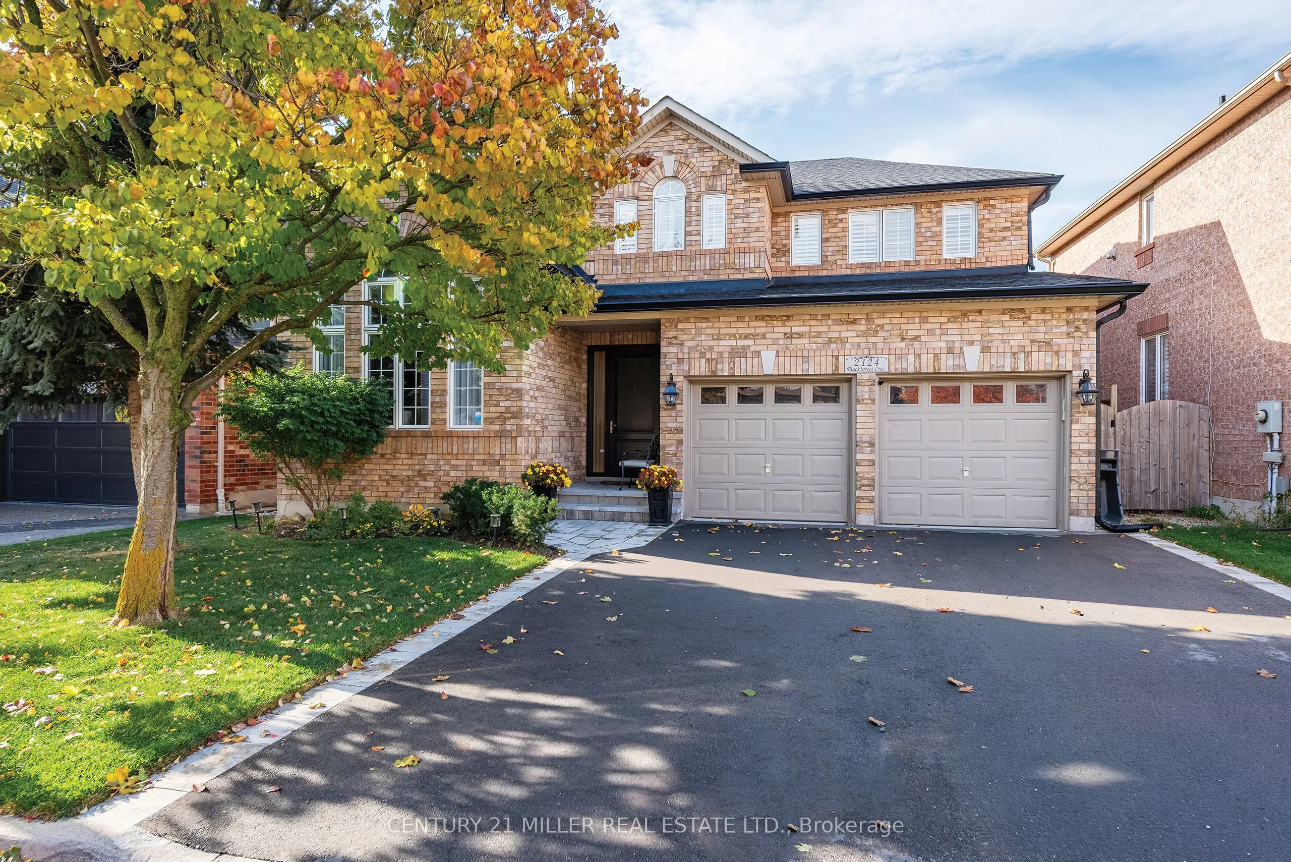 2124 Blackforest Crescent, ON L6M 4T6