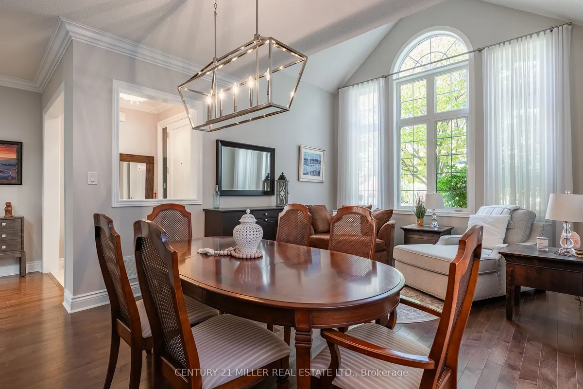 2124 Blackforest Crescent, ON L6M 4T6