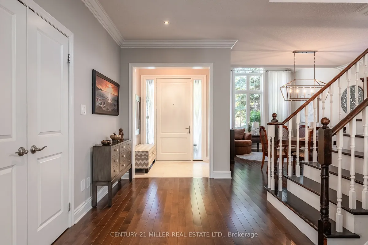 2124 Blackforest Crescent, ON L6M 4T6