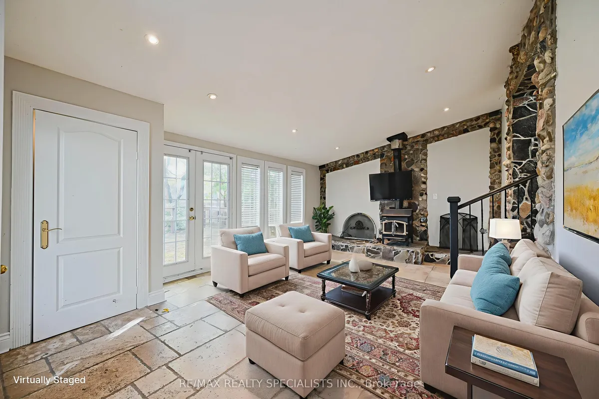 112 Troy Street, ON L5G 1S7