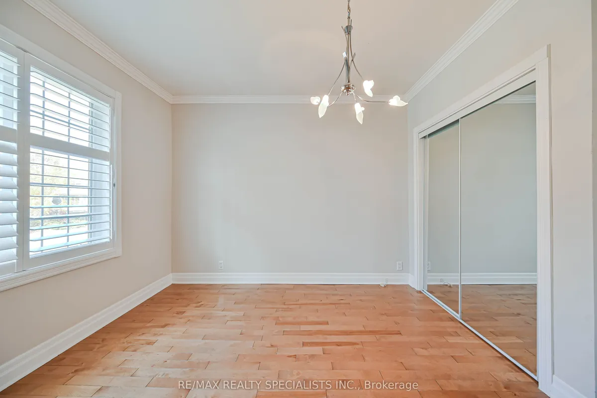 112 Troy Street, ON L5G 1S7