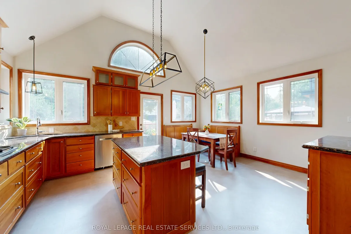 105 Botfield Avenue, ON M9B 4E6