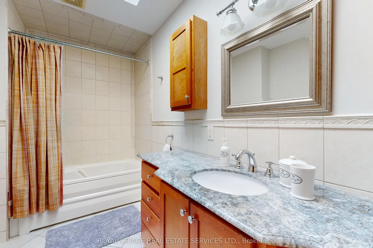 105 Botfield Avenue, ON M9B 4E6