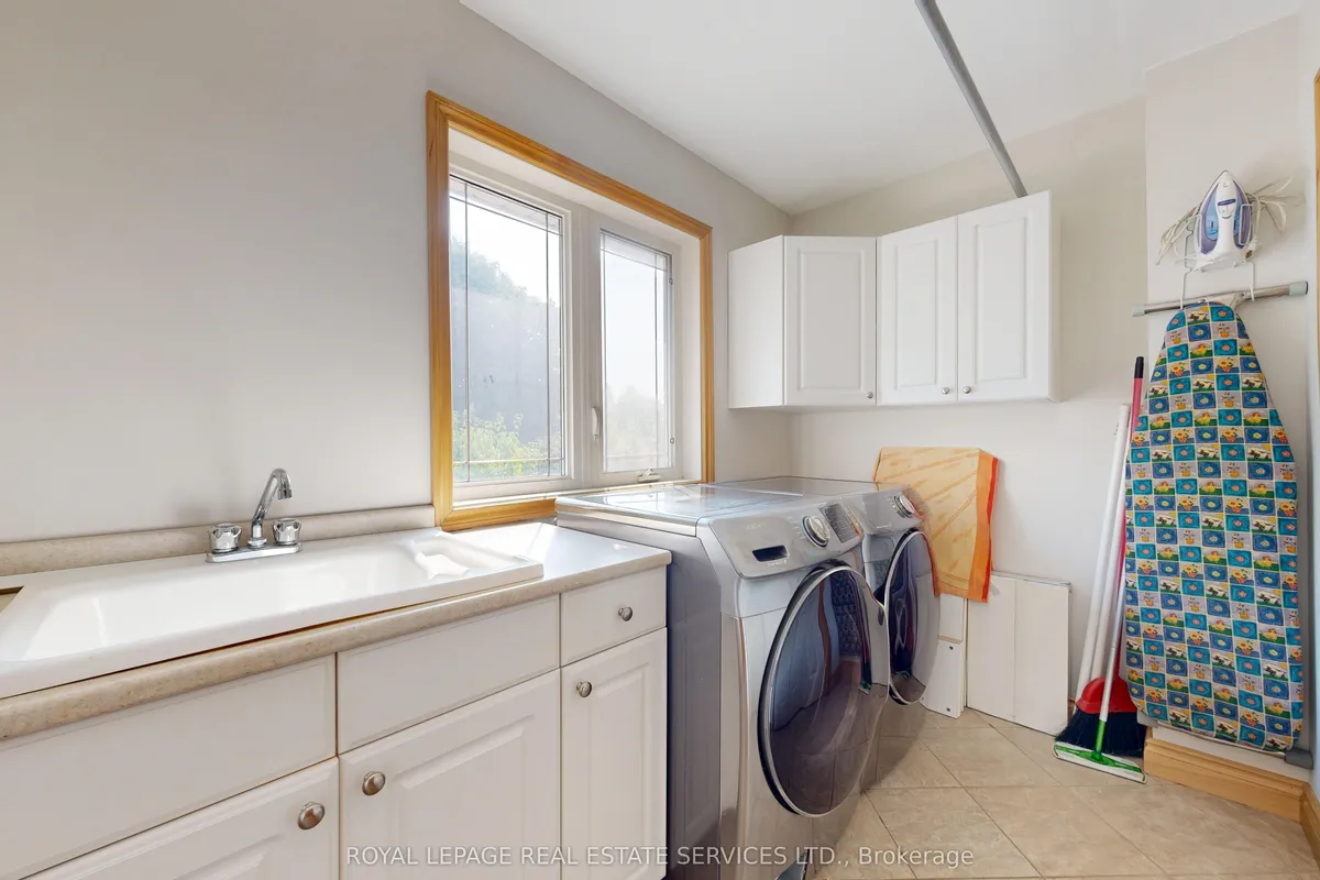 105 Botfield Avenue, ON M9B 4E6