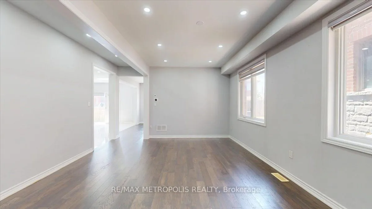 84 Iceland Poppy Trail, ON L7A 0C1