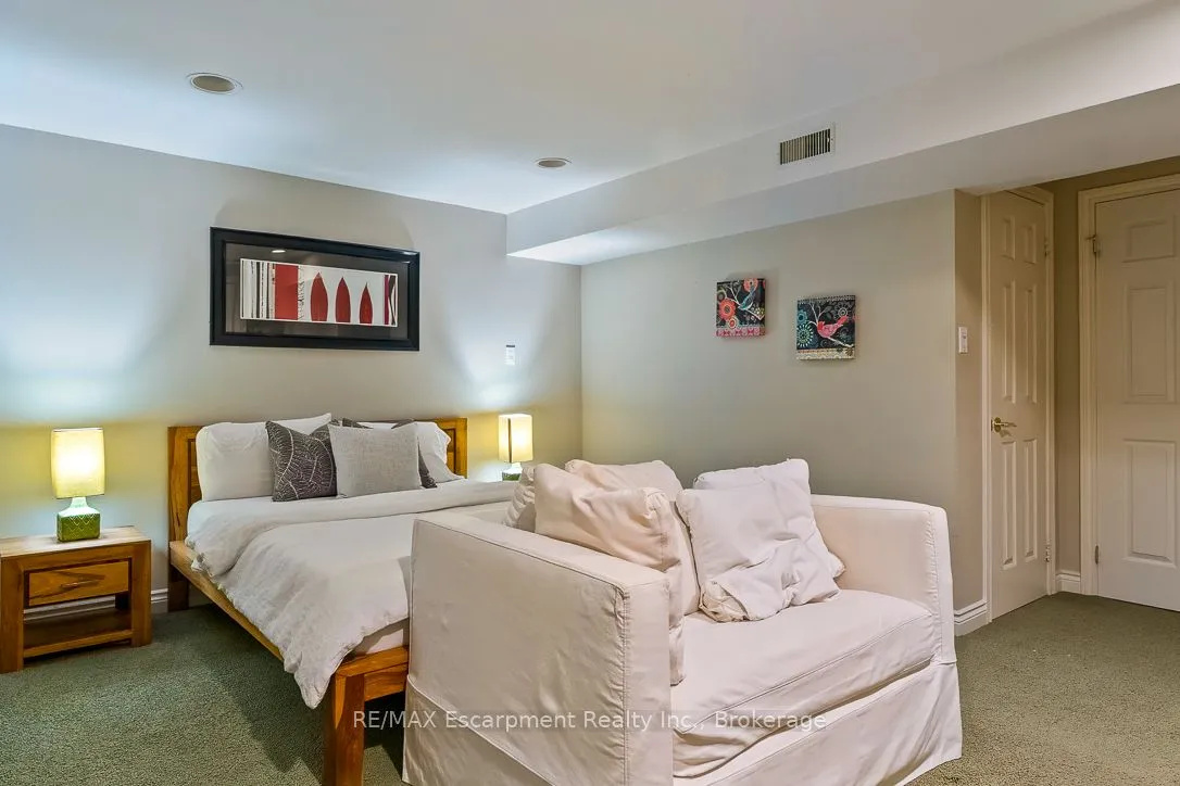 2372 Carrington Place, ON L6J 5P4