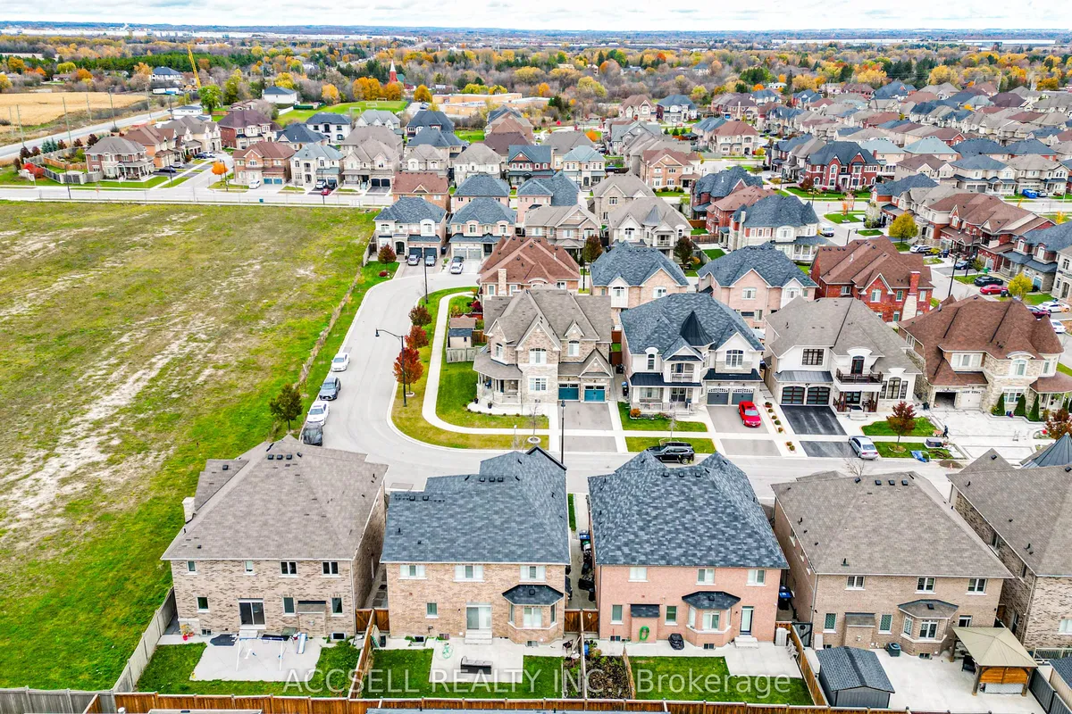 10 Dopp Crescent, ON L6P 4C8